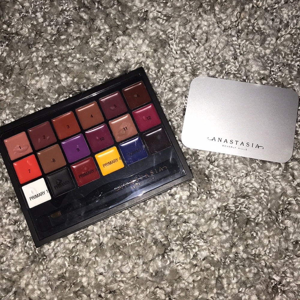 Anastasia Beverly Hills lipstick pallet